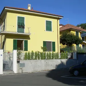 La Casa Delle Rose With Air Conditioning Maison d'hôtes